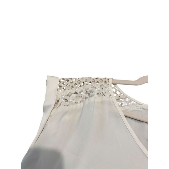 Express Women's M White Lace Shoulder V-Neck Blouse Casual Spring - Picture 5 of 5